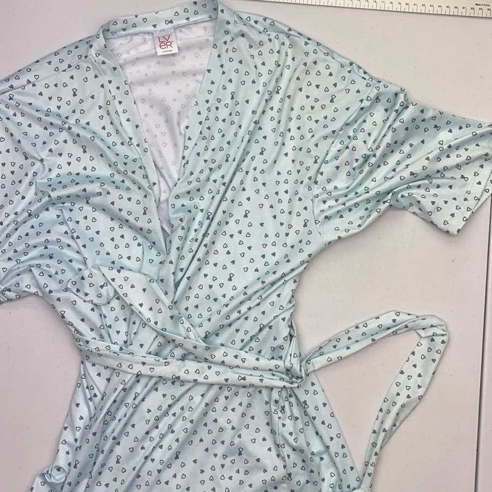 LVR Short Light Green Robe, S. *P1078